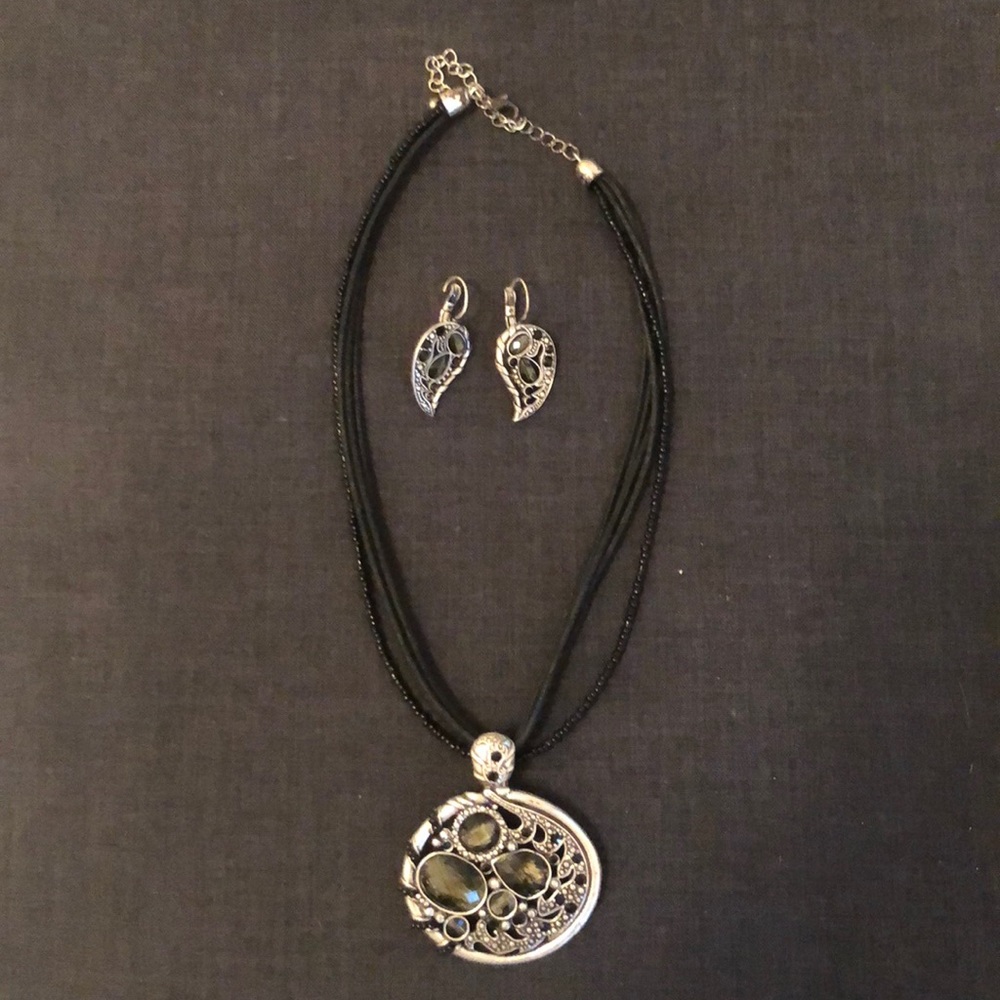 Earrings and necklace set